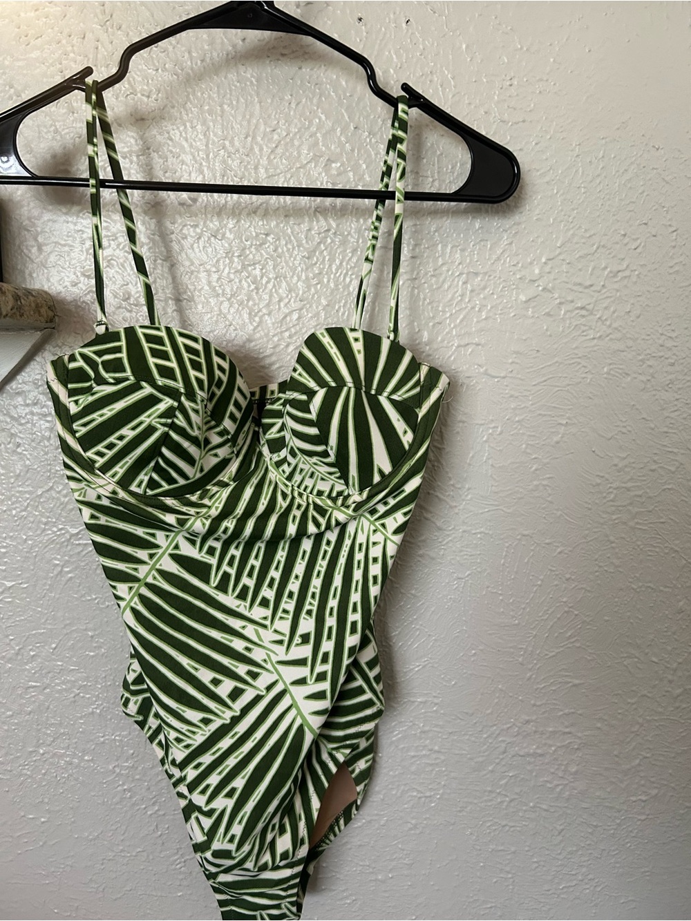 J Crew Womens Underwire Green Palm Leaf Print One-Piece Swimsuit Size 8